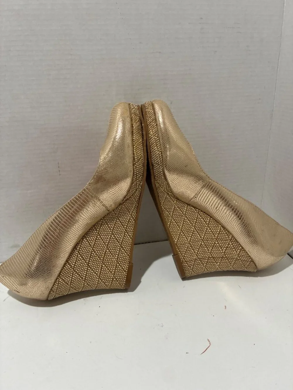 Lilly Pulitzer Resort Chic Wedge Pumps Womens Gold Metallic 3.25